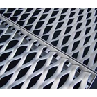Expanded mesh steel type GR 50110 SWD 46 mm LWD 135 mm dimension 4'x8' 3